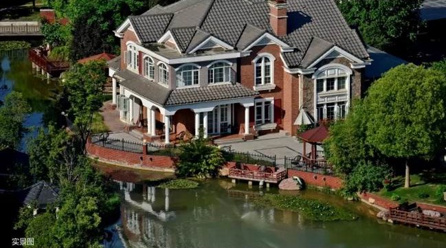 一湖潋世界，一墅悦人生